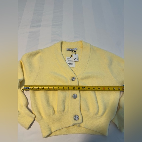 NWT Zara Butter Yellow Soft Cardigan Crystal Brooch Buttons 2025 color the year - Picture 8 of 11